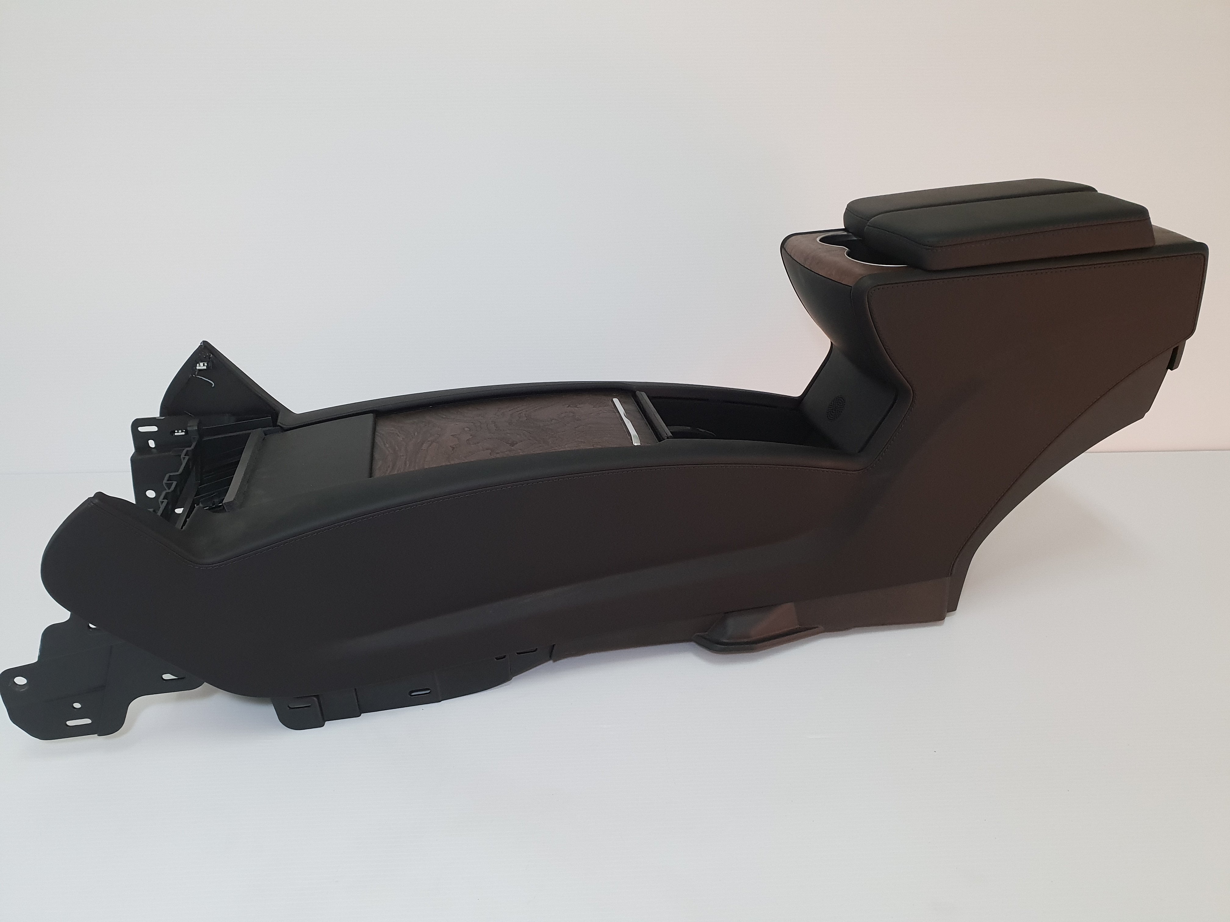 Tesla Model X 2017 - Center Console Assembly