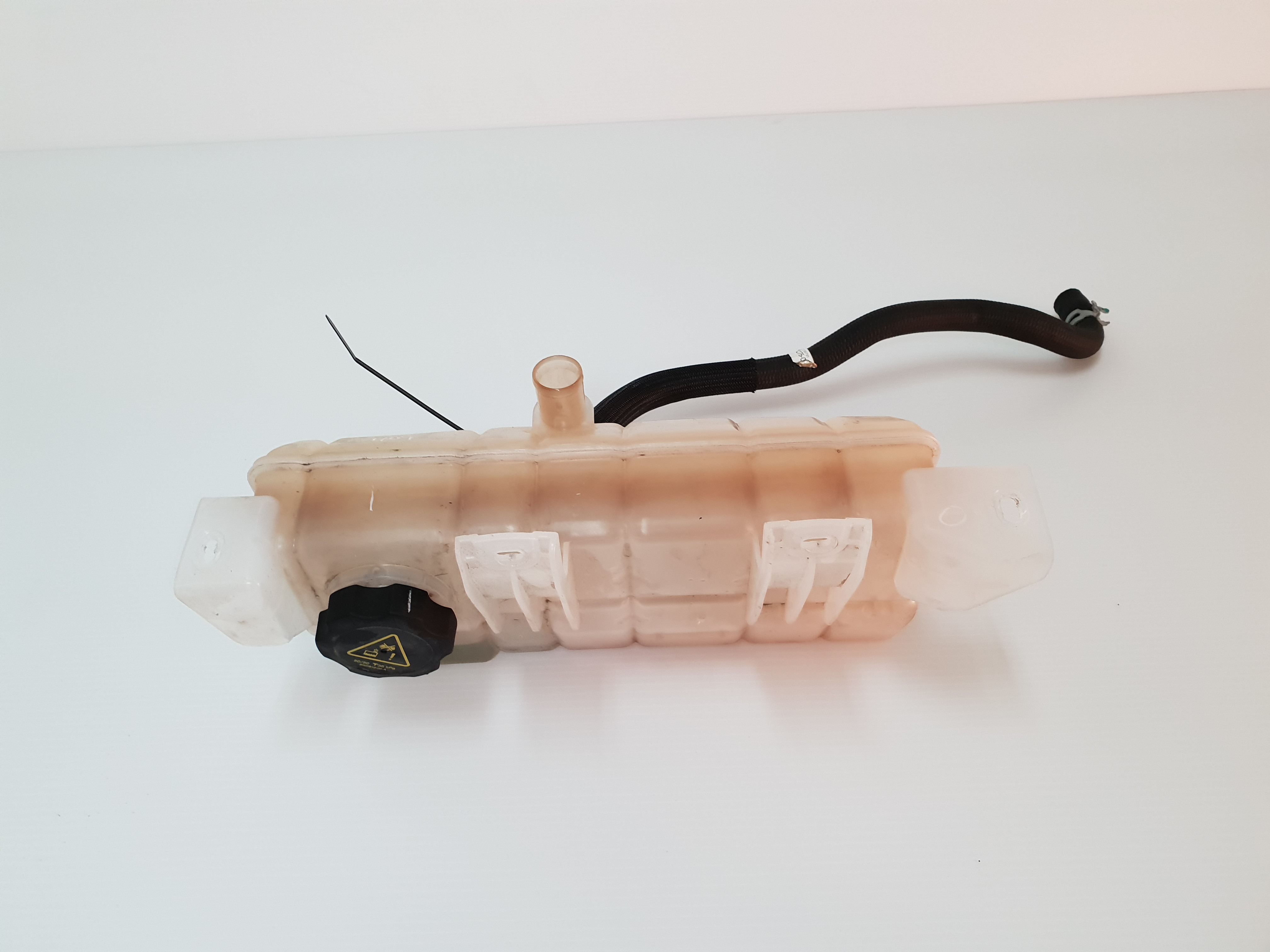 Tesla Model X 2017 - Coolant Tank with Hose 1036124-00-D